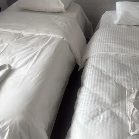 Hotel Sürücü *